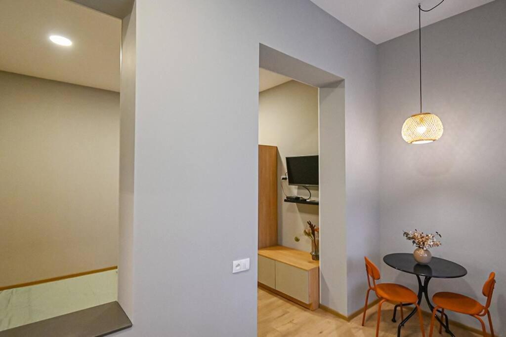 Studio With Balcony In Old City Tbilisi Buitenkant foto